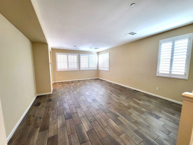 Foto del edificio - 4 Bedroom House with Community Pool, Baseb...