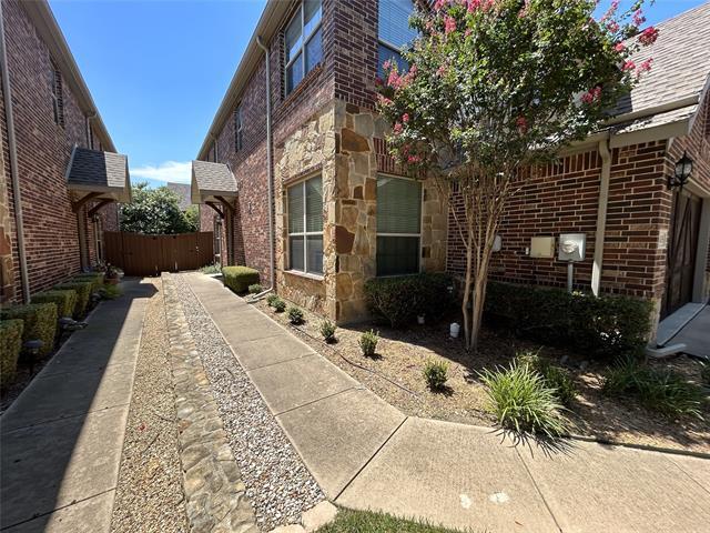 Building Photo - 3105 Aurora Dr
