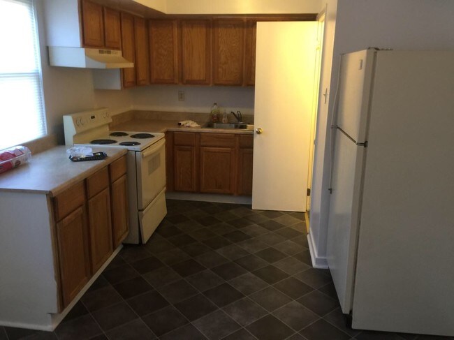 Kitchen, laundry included - 2168 Elkridge Ln