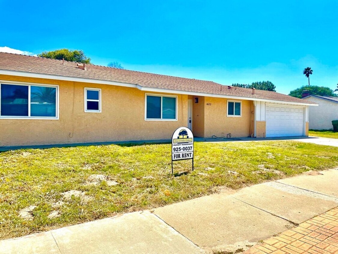 Foto principal - Remodeled Home in Orcutt with Bonus Room a...