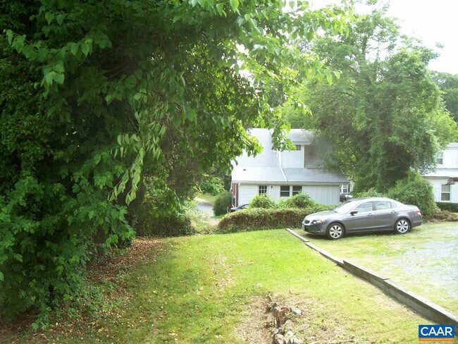Building Photo - 107 Shamrock Rd