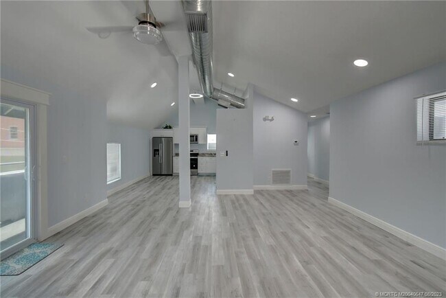 Foto del edificio - 310 SE Denver Ave