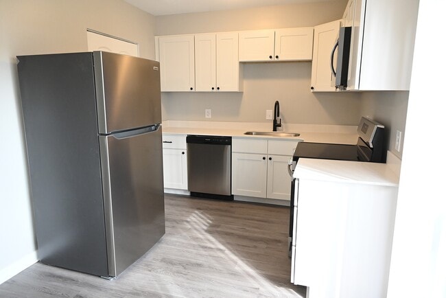 Building Photo - Fairview Village