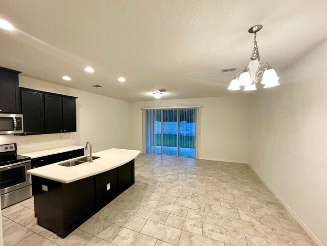 Building Photo - 3 Bedroom 2.5 Bath Town Home In Gated Mitchell Creek Community in Oviedo!