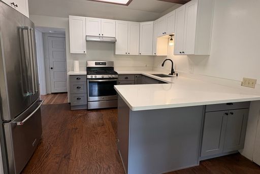 Building Photo - Charming Three Bed West Seattle Vintage Home Near Lincoln Park and Puget Sound!