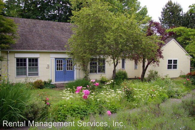 Building Photo - 4 br, 2.5 bath House - 6035 SW 150th Ave