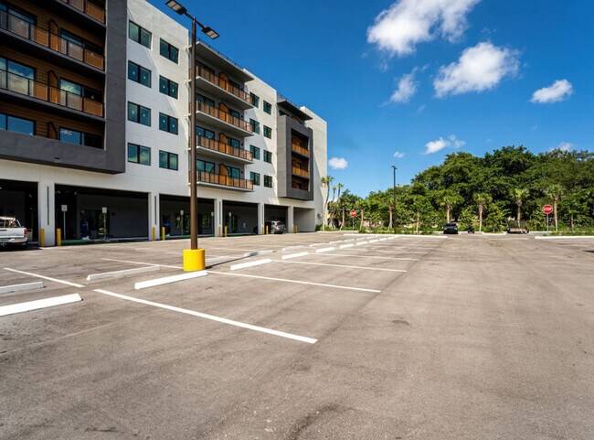 Foto del edificio - 2750 Griffin Rd