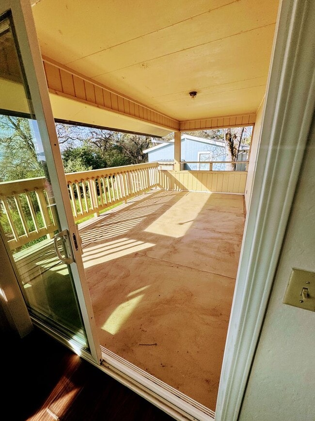 Building Photo - 3201 Springe St