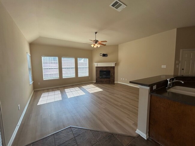 Foto del edificio - Gorgeous 3 bedroom home in Frisco!