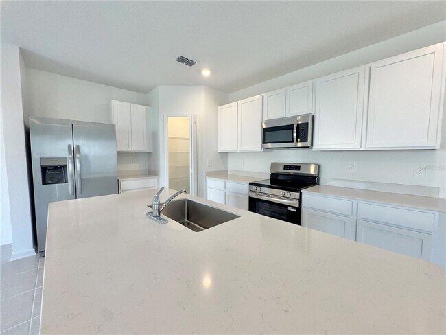 Building Photo - 3555 Kimbrough Dr