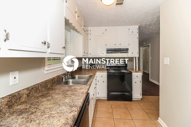 Foto del edificio - 3 Bedroom Pet-Friendly Home in Lithonia, GA with Main Street Renewal