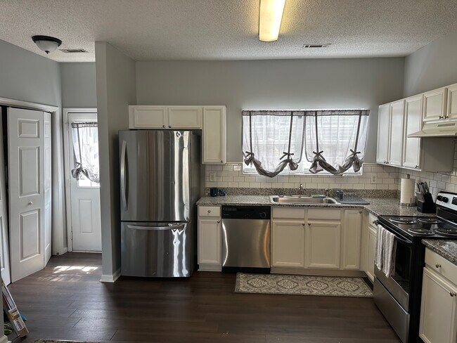 Building Photo - 3150 Oakley Pl