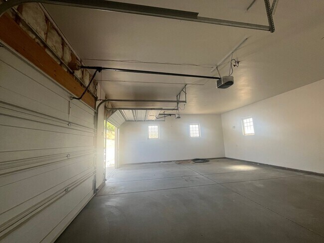Foto del edificio - 3 bedroom 2.5 bath in the Mariana Ranchos !!
