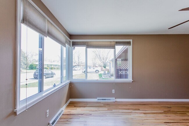 Building Photo - New Finishes in this Home on a Large Lot with Covered Parking and AIR CONDITIONING! MOVE IN READY!