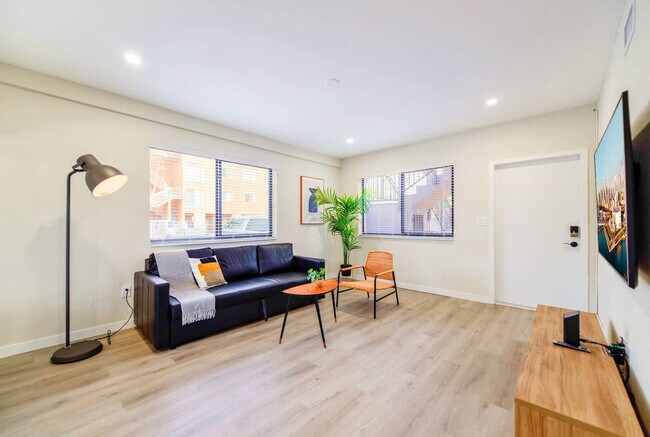 Foto del edificio - 700 SW 11th Ave