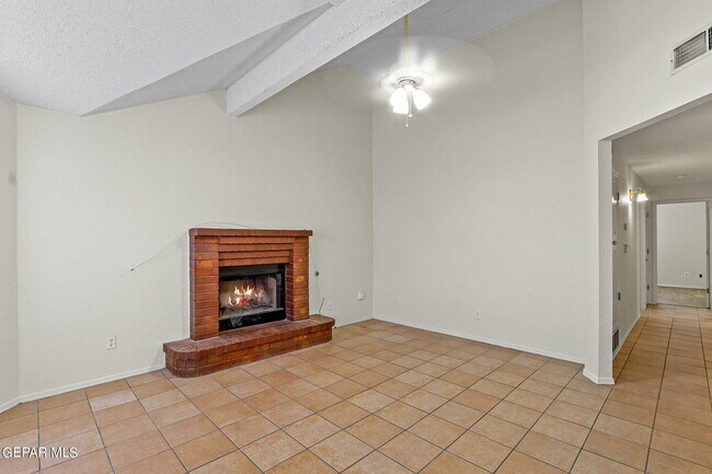 Building Photo - 11895 Stone Castle Dr