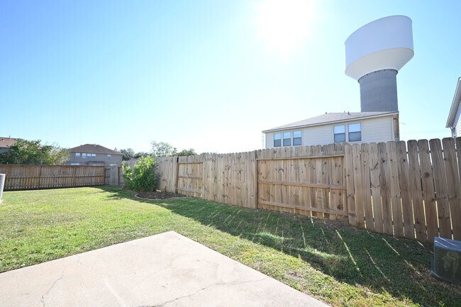 Foto del edificio - 9403 Coatsworth Dr