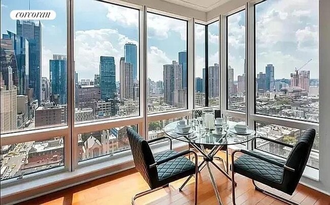 Building Photo - 306 W 48th St