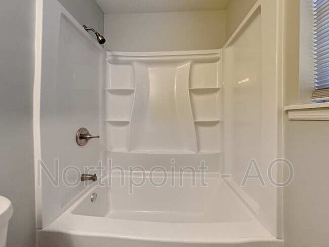 Foto del edificio - 416 Plainville Dr SW