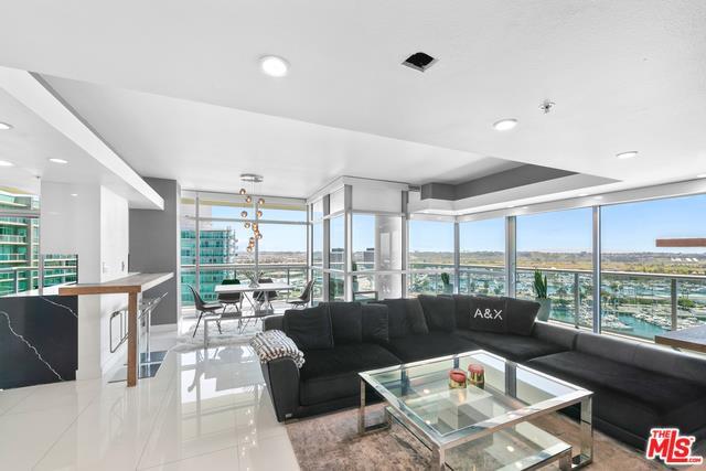 Building Photo - 13700 Marina Pointe Dr