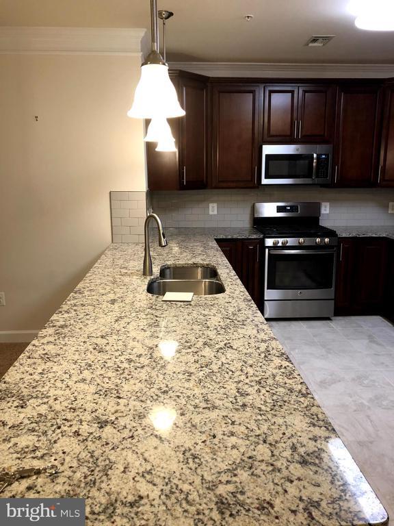 Foto del edificio - 13740 Endeavour Dr