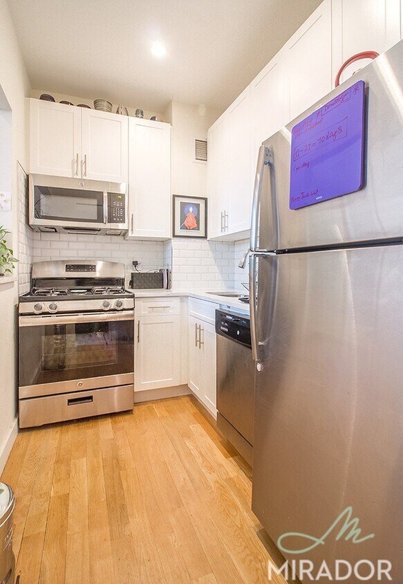 Building Photo - Low Fee! Alcove Studio for Rent in Lenox Hill
