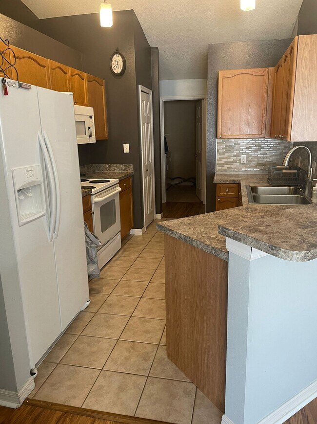 Cocina - 3650 Oakdale Cir