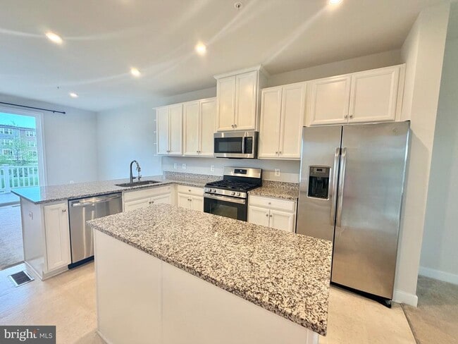 Building Photo - 5330 Witch Hazel Ln