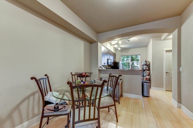 Building Photo - Ed Hill Townhome Living