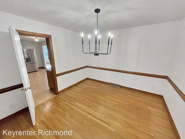 Building Photo - 5 br, 3.5 bath House - 8218 Georgie Ct