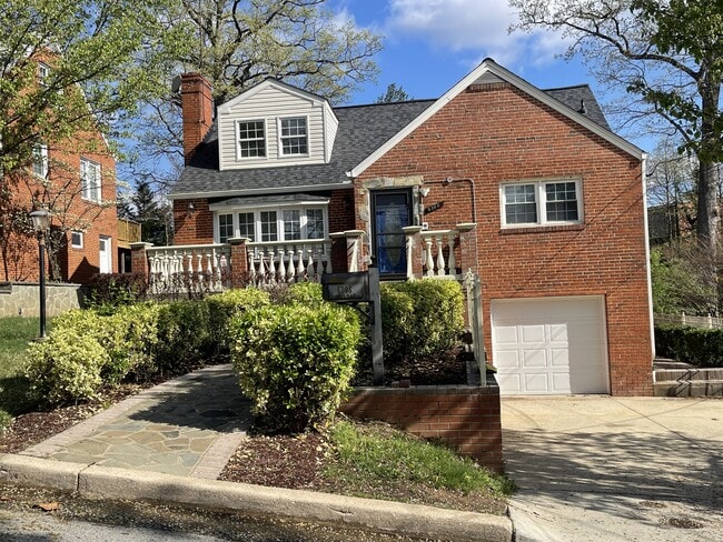 Photo - 6308 Joslyn Pl House