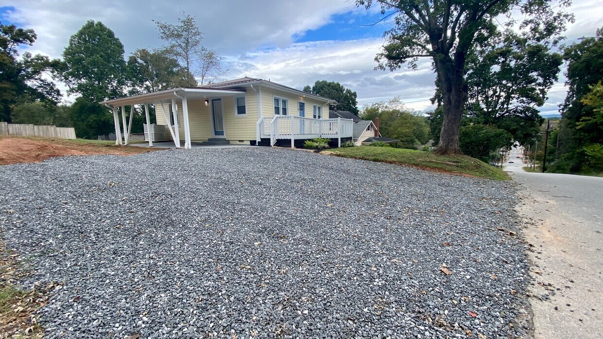 218 Willow St SW, Lenoir, NC 28645 House Rental in Lenoir, NC