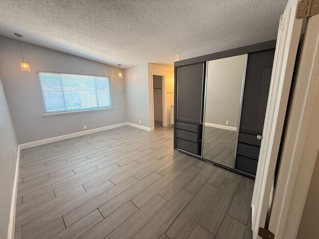 Foto del edificio - Charming 3 bedroom in NE Albuquerque. Osuna/San Pedro area near San Mateo. Refrigerated Air! 2 Ca...