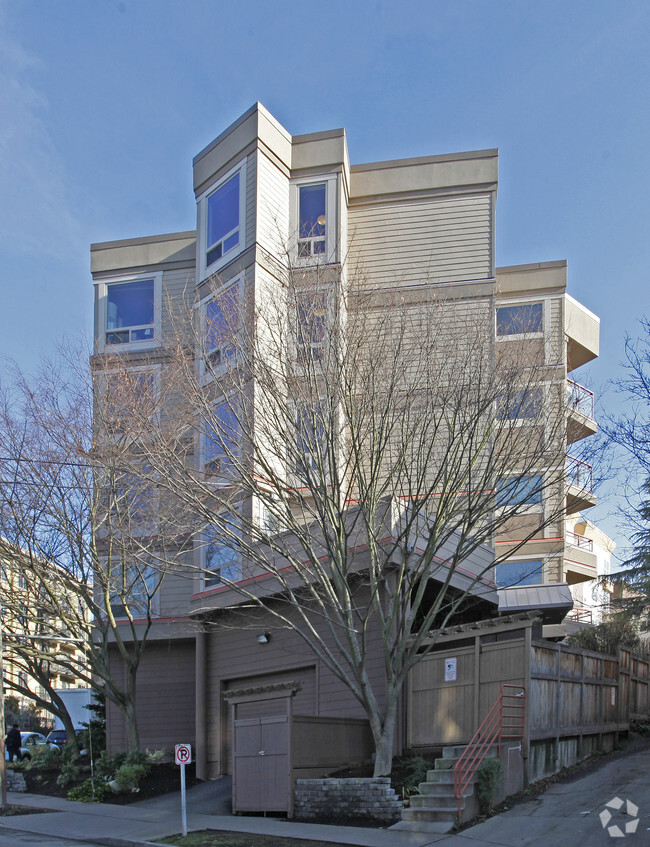 Building Photo - Mezzo Condominium