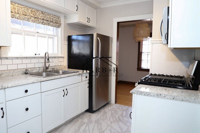 Foto del edificio - 3 Bedroom Single Family Home in SE Rochester