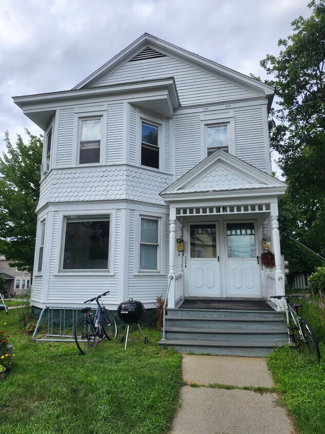 Entrance - 130 Loomis St