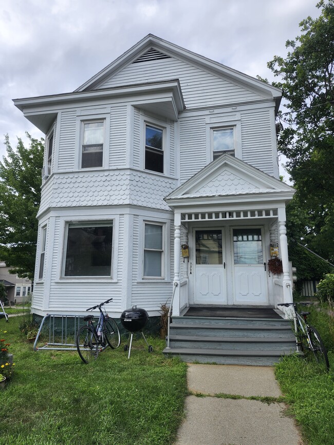 Building Photo - 130 Loomis St