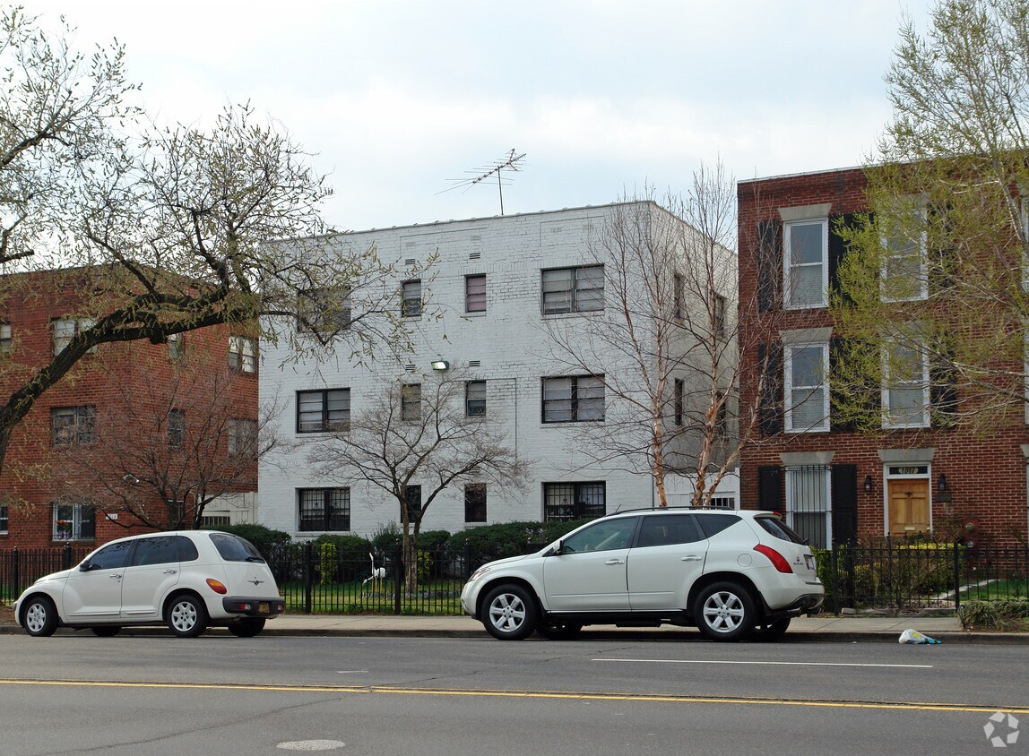 Building Photo - 1821 E Capitol St SE