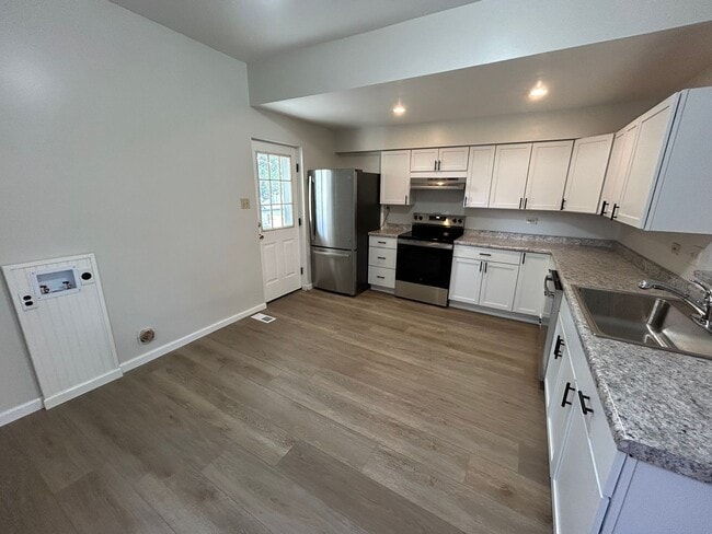 Building Photo - 1039-1039 S 12th St