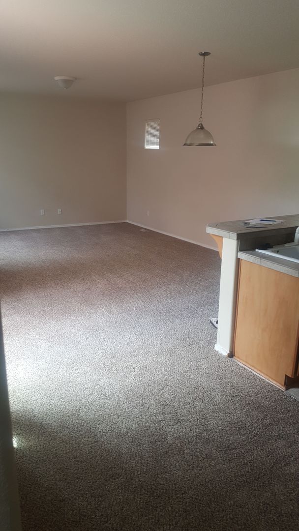 Foto del edificio - 3 bedroom Home - Quiet  - with courtyard -...