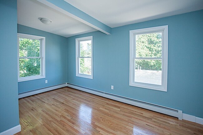 Foto del edificio - 173A Rindge Ave