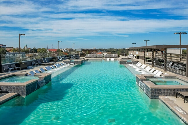 Pool - Accolade Athens