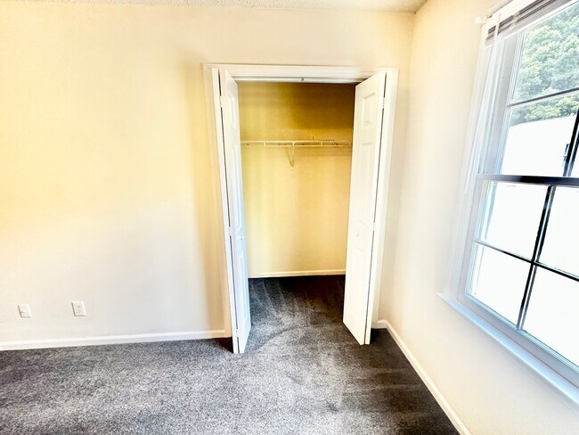 Building Photo - 816-3 LUCAS ST.MBX#3