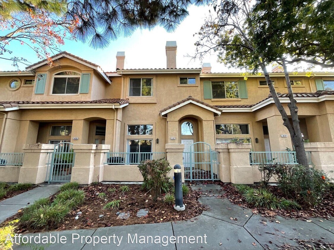 Primary Photo - 2 br, 2.5 bath House - 34387 Livorna Terrace