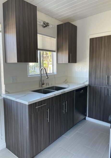 Unit 6 Kitchen - 6565 Segovia Rd
