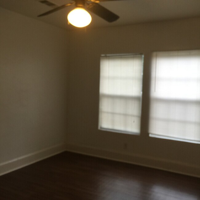 Foto del edificio - Charming 1 bedroom apartment downtown