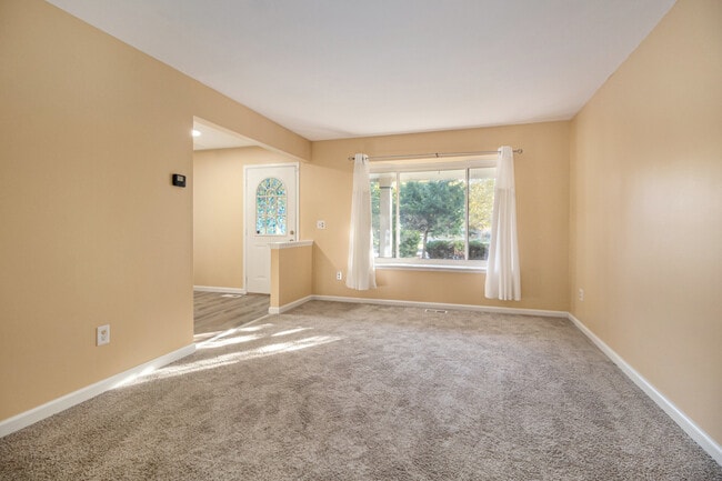 Building Photo - 5836 New Meadow Dr