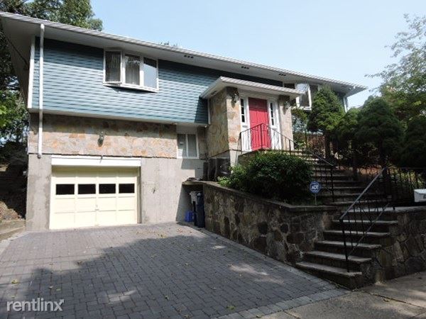 Primary Photo - 3 br, 2.5 bath House - 83 Buchanan
