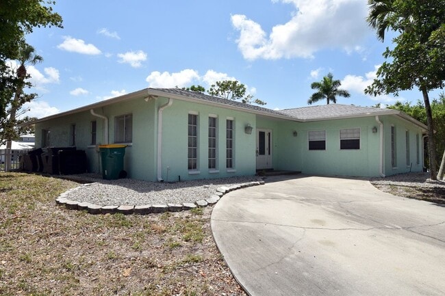 Foto del edificio - 3461 Lakeview Dr