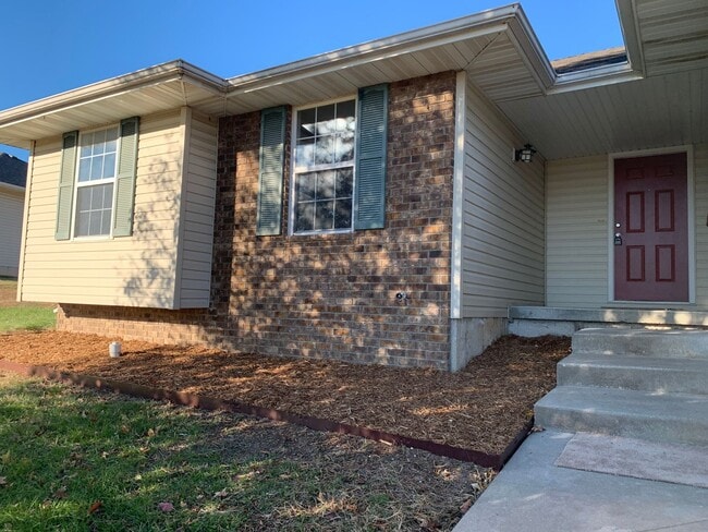 Building Photo - 4539 W Kingsbury St